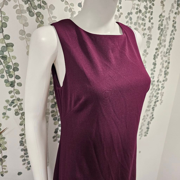 NWOT Vince Camuto Ruffe Front Sleeveless Gown SZ 12 Plum - Picture 4 of 11